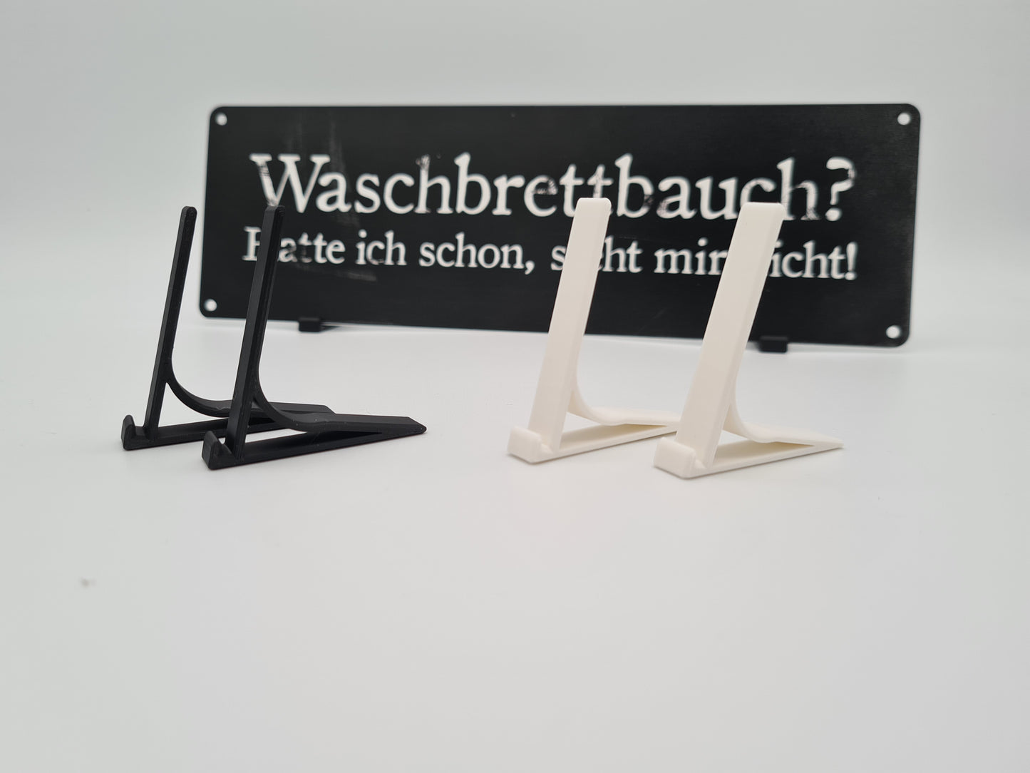 3D-gedruckte Standfüße „Modern Sign Stand“ für Dekoschilder aus mattem PLA – von print3design