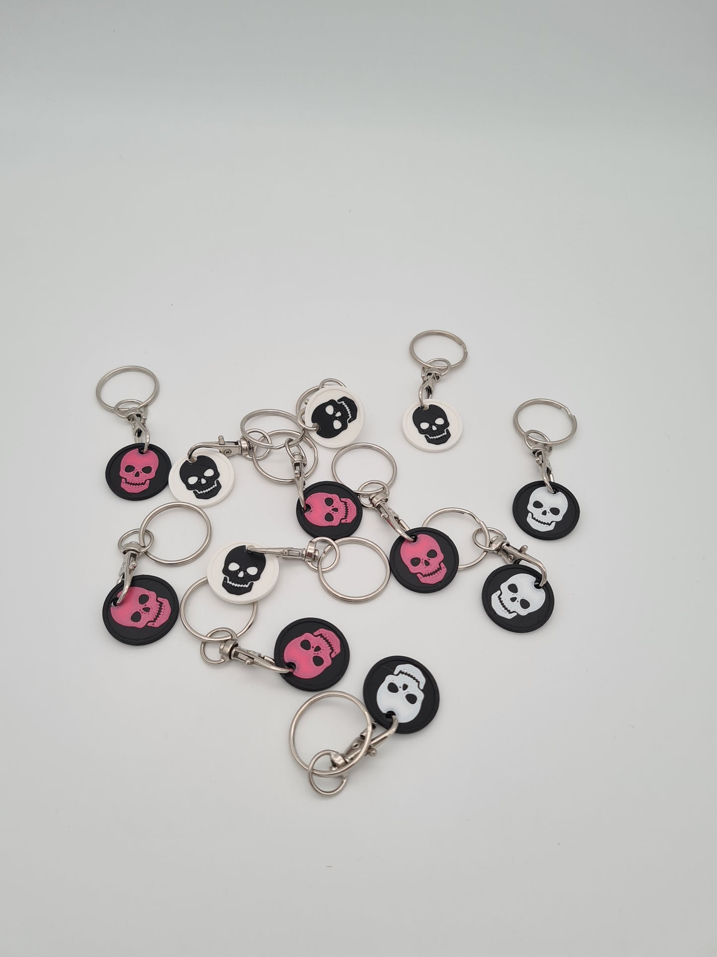 Schlüsselanhänger Einkaufwagenchip mit Totenkopf Symbol