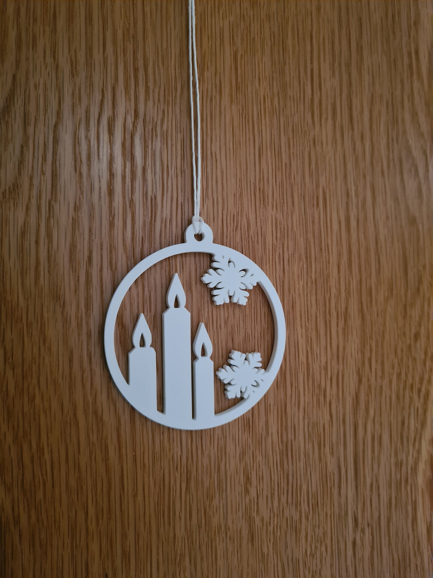 Weihnachtsanhänger mit Kerzenmotiv