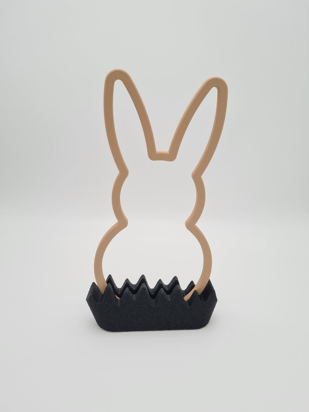 Osterhase „Outline“ mittel in Latte Brown mit Sockel in Charcoal – 3D-Druck aus PLA von print3design