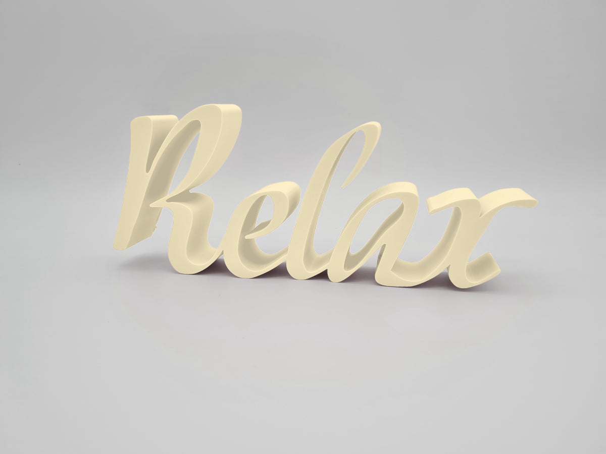 3D-Schriftzug „Relax“ in Desert Tan – Deko-Wort für Wand & Regal aus mattem PLA, 3D-Druck von print3design
