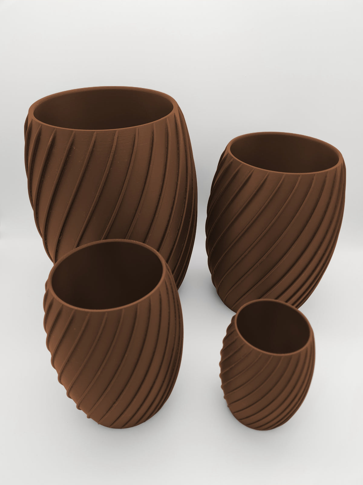 3D-gedruckte Design-Vase „Barrel“ in Dark Chocolate aus mattem PLA – Wohndeko von print3design
