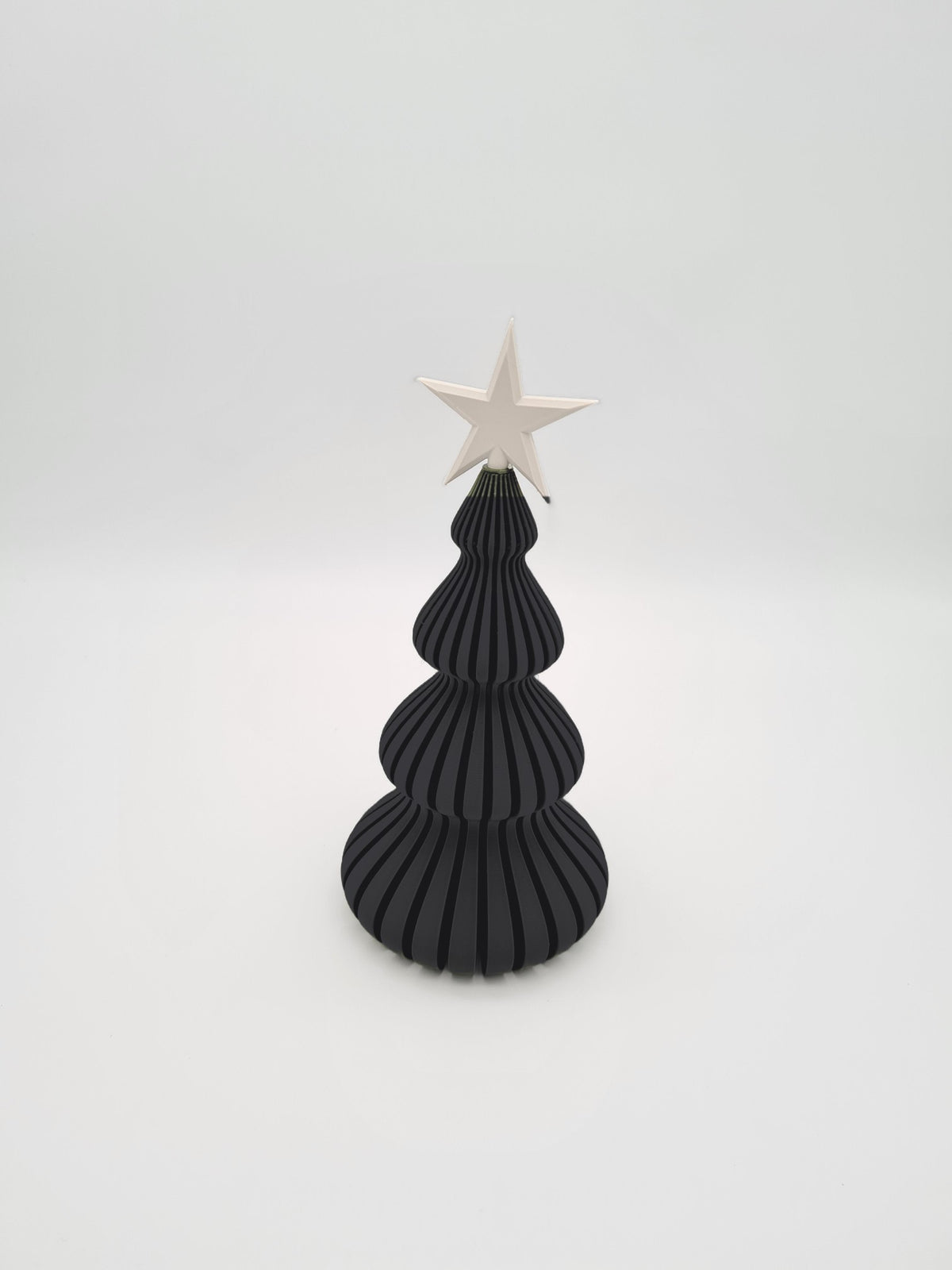 Deko-Weihnachtsbaum in Charcoal mit Stern in Bone White, 19,5 cm – Weihnachtsdeko aus mattem PLA, 3D-Druck von print3design