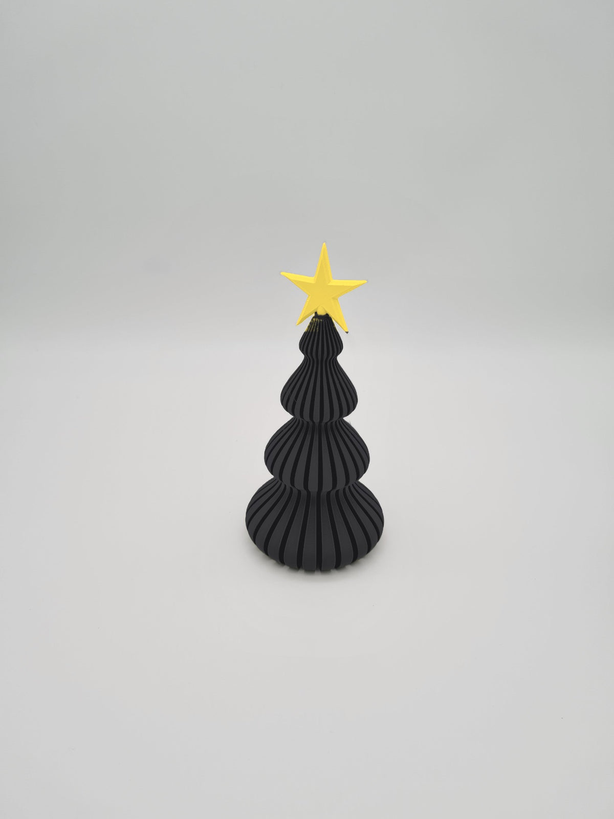 Deko-Weihnachtsbaum in Charcoal mit Stern in Lemon Yellow, 16,5 cm – Weihnachtsdeko aus mattem PLA, 3D-Druck von print3design